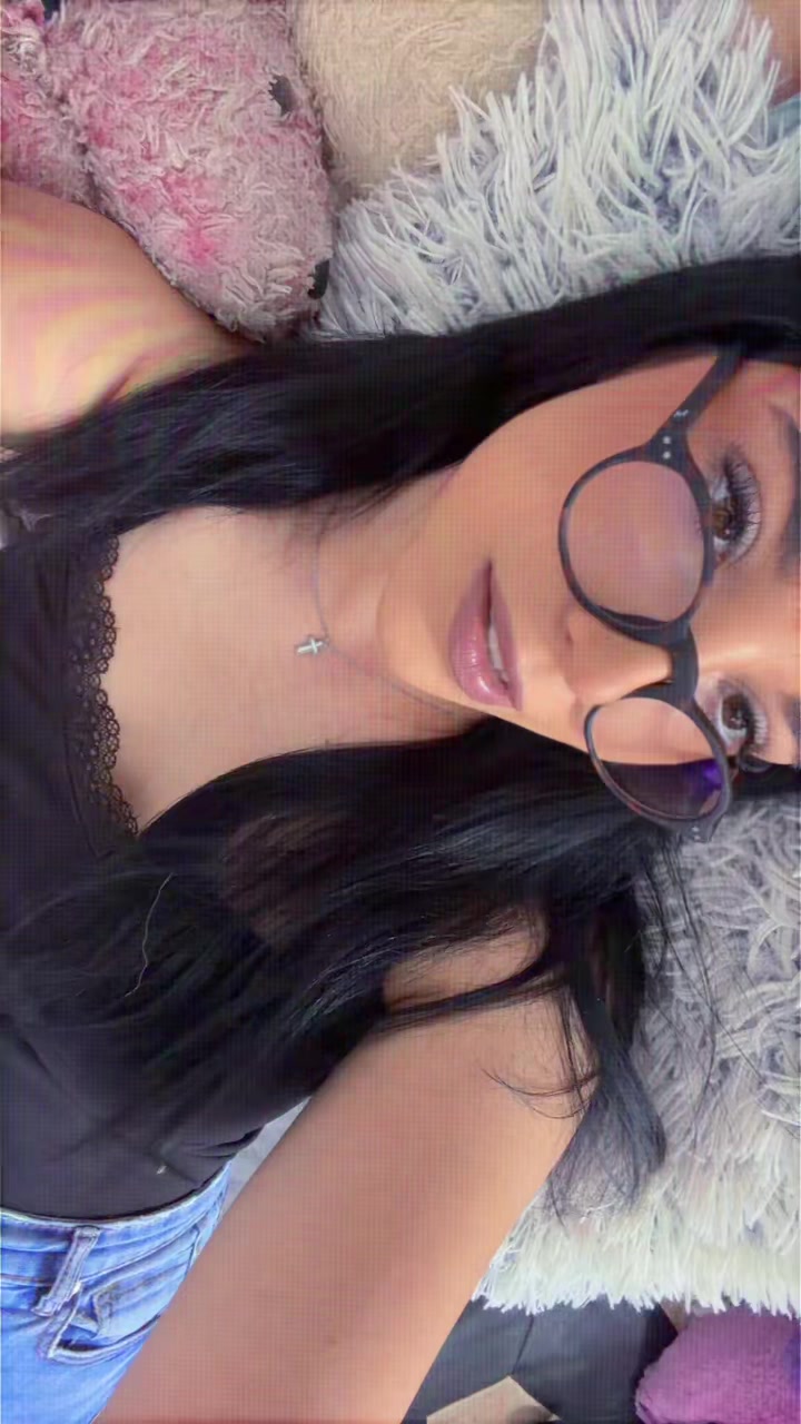 @🦦