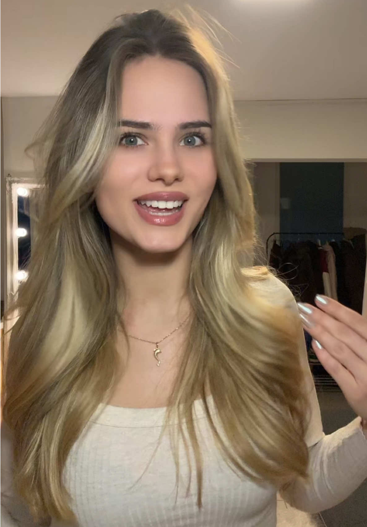@saracrumbleleg