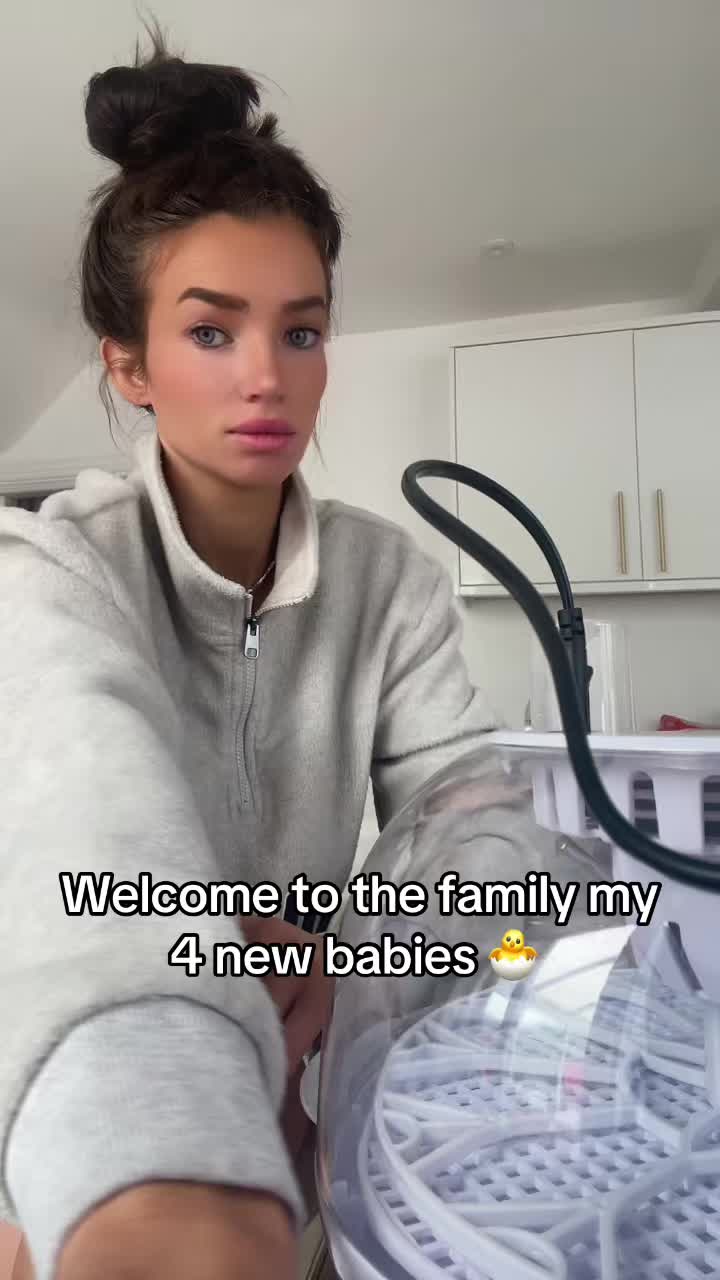 @Elliepaige3