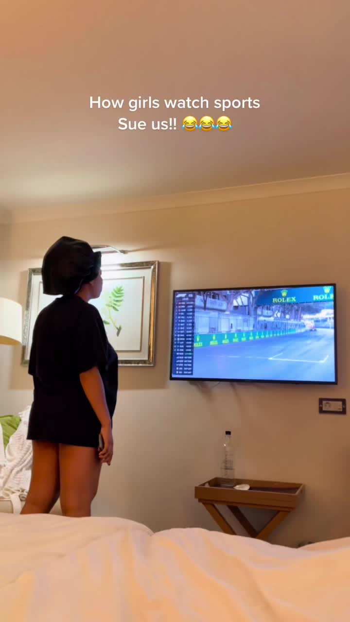 @Laurenmccollin_