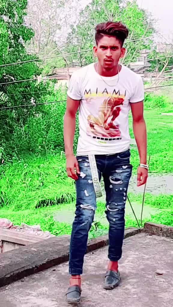 @I am on man army 😡