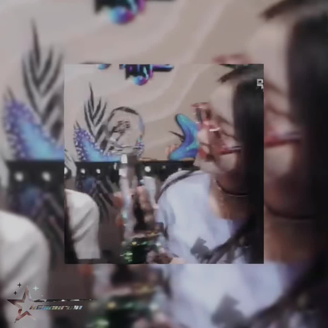 @★