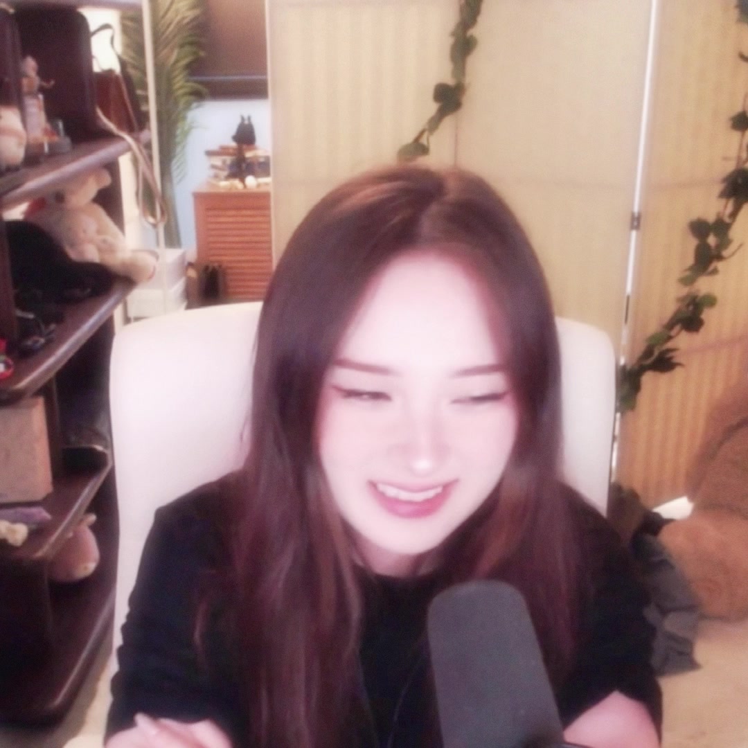 @୨୧ zzztinakitten