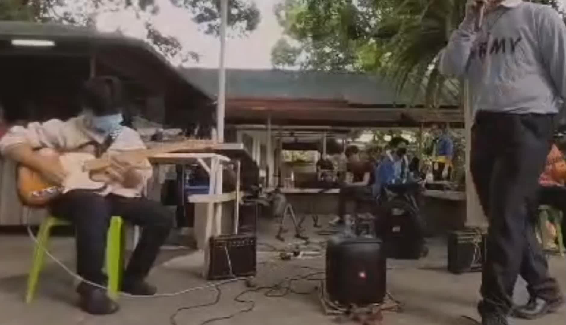 @blablablableblebleblublublu