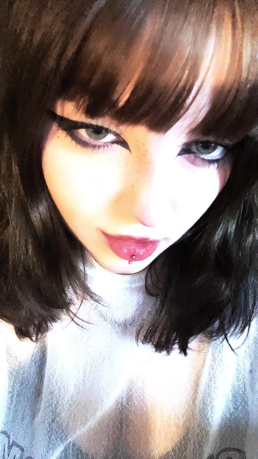 @HeyImYourFriend