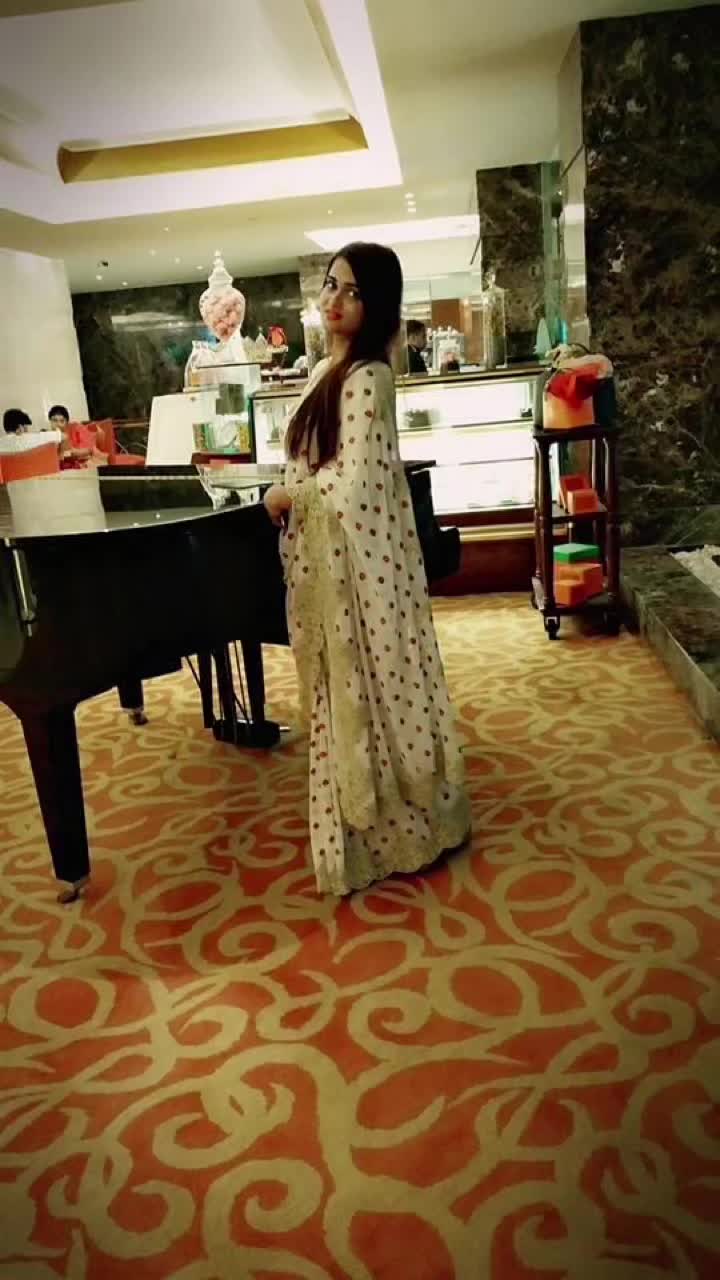 @sashvatha🤓🤗🤔😍👧