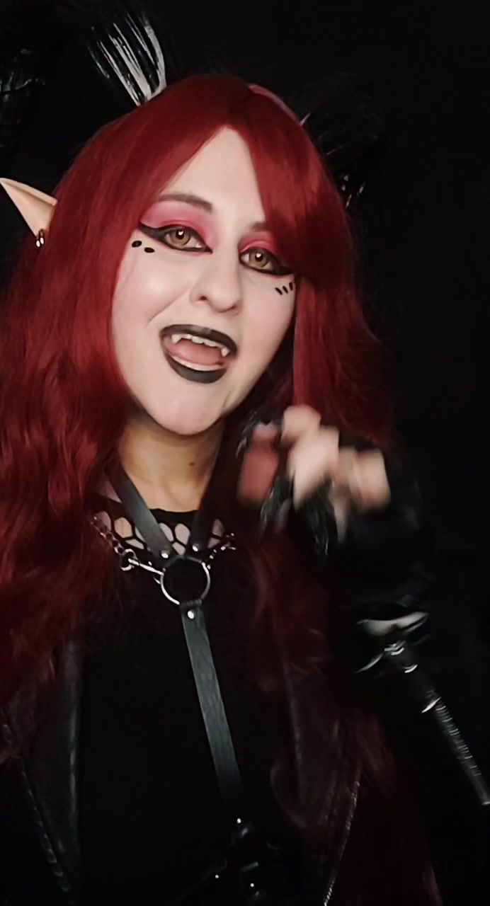 @Queen of Crows 🖤