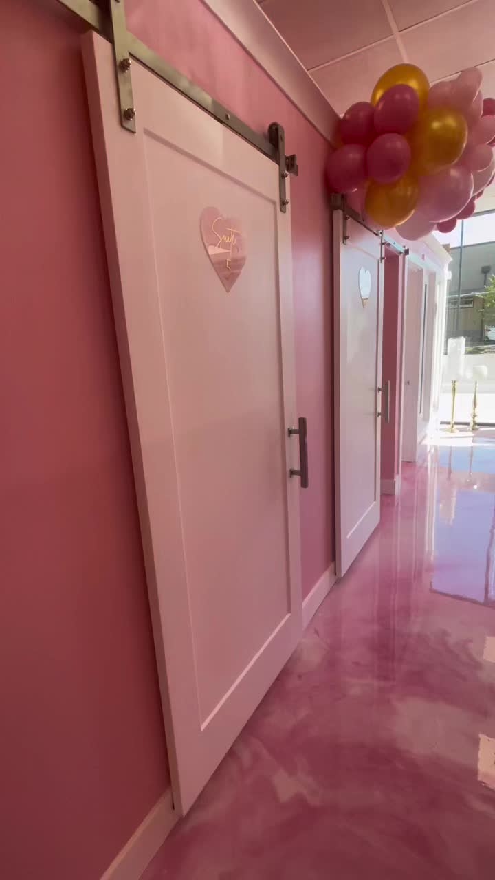 @IT GIRL BEAUTY BAR