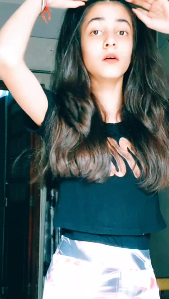 @LAYSHA BAKSHI🌹