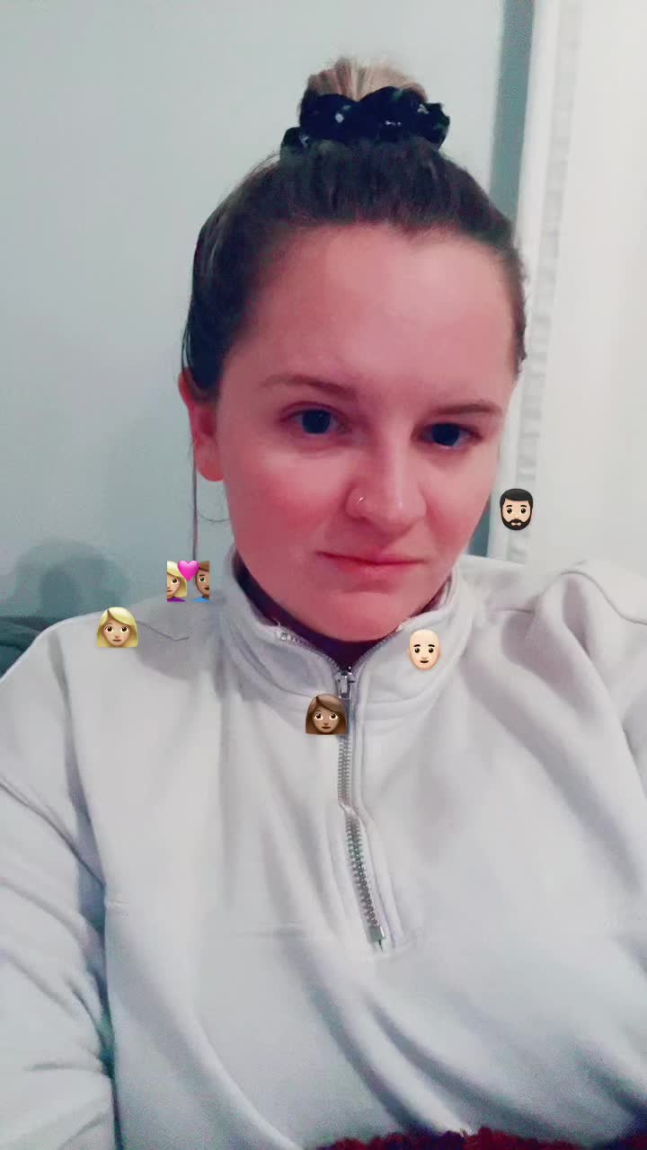 @Chelrose9