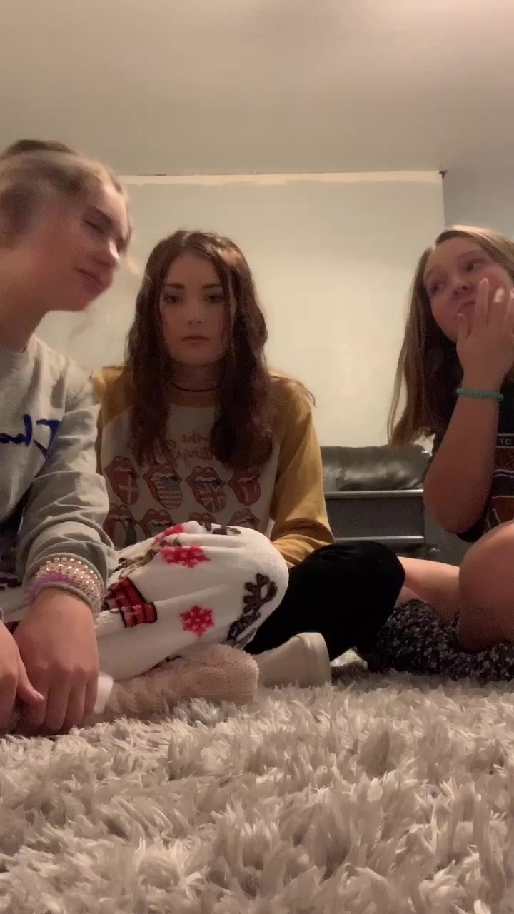 @IZZY HALIE BROOKLYN🥺