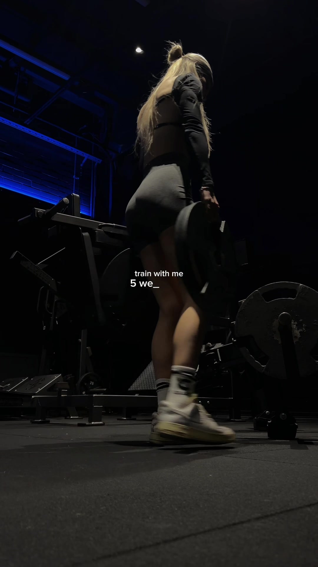 @Noora🤍 // fitness & lifestyle