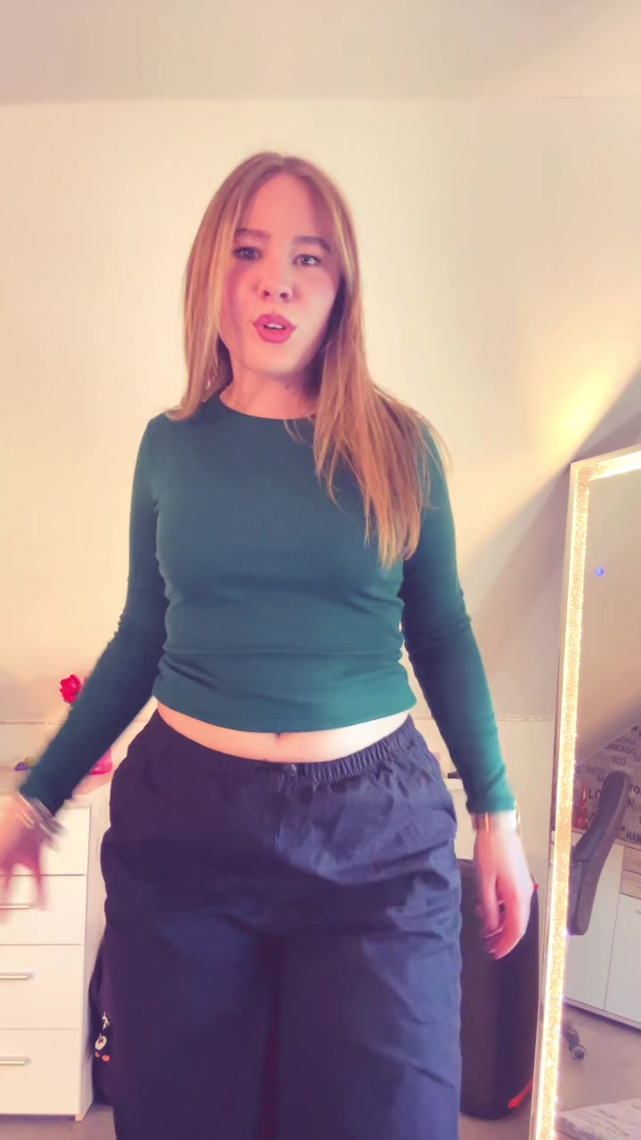 @lara🖤🪩