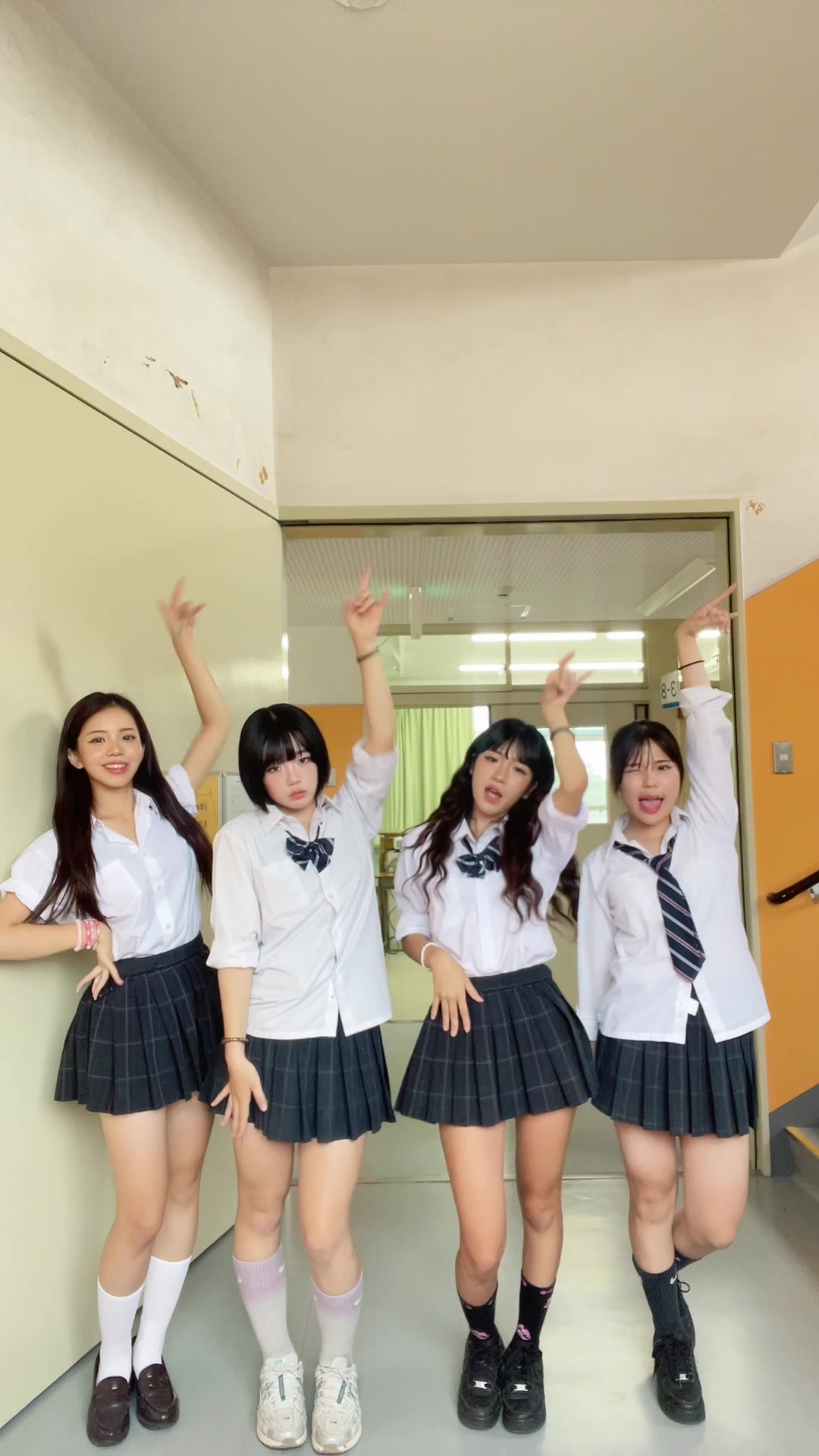 @ヒトミ