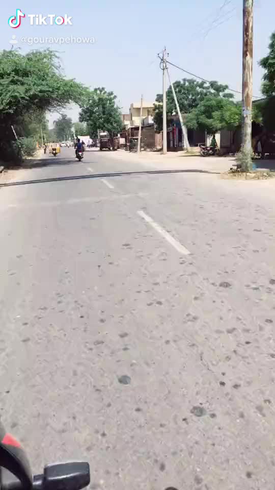 @Its_Gouravpehowa