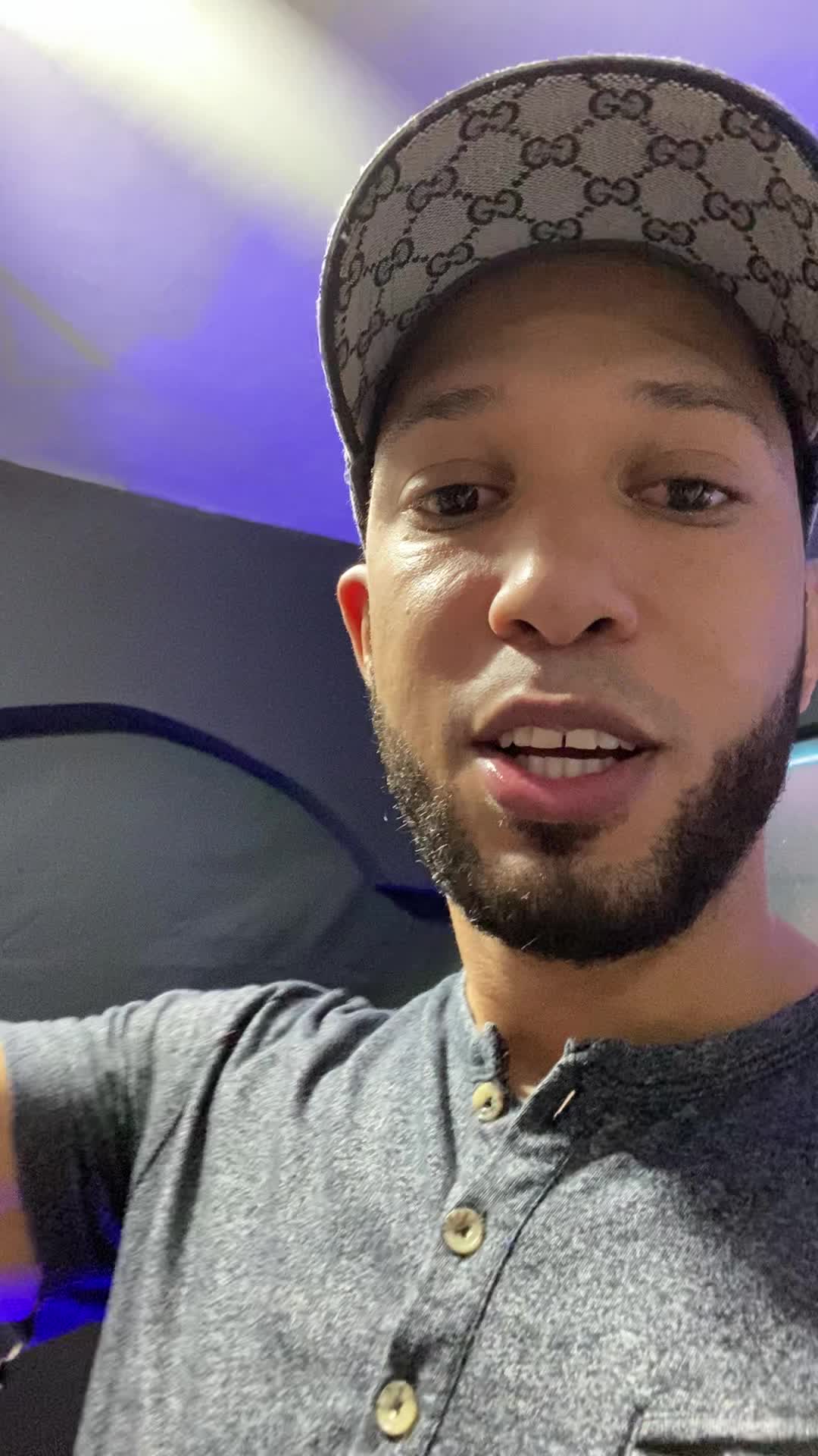 @Divi&eacute;rtete y gana con Miguel