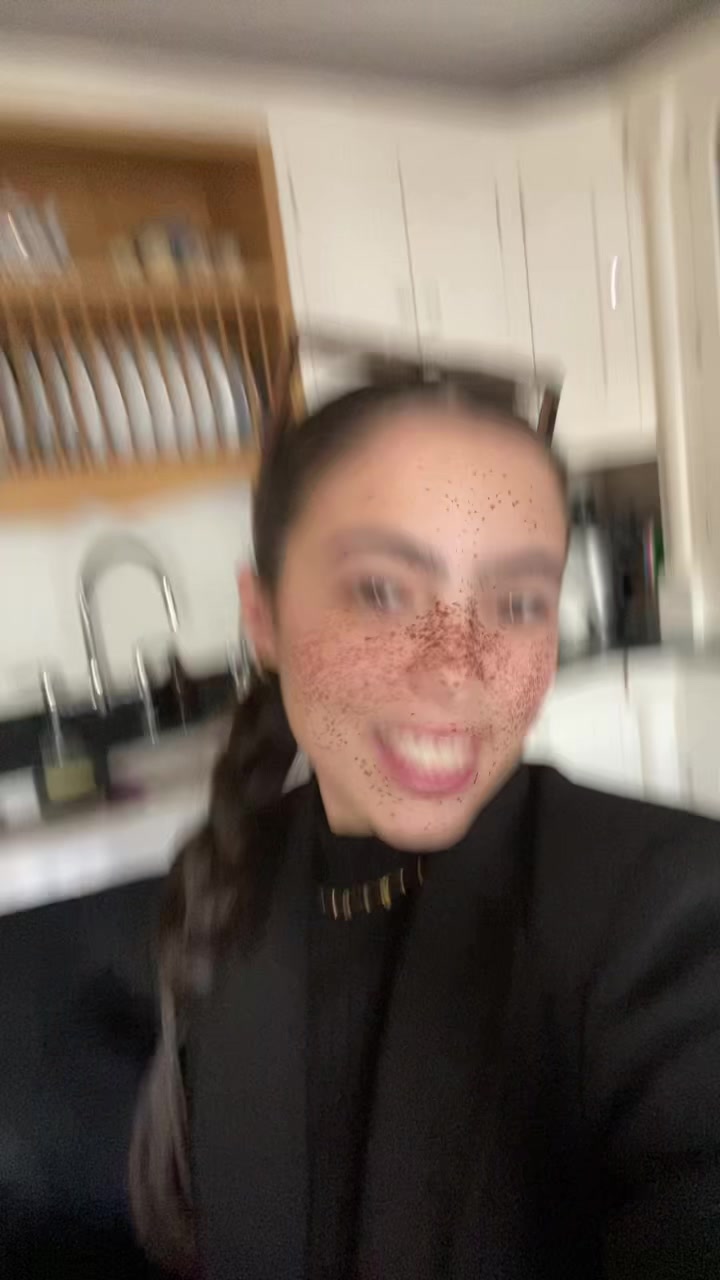 @annacarmen