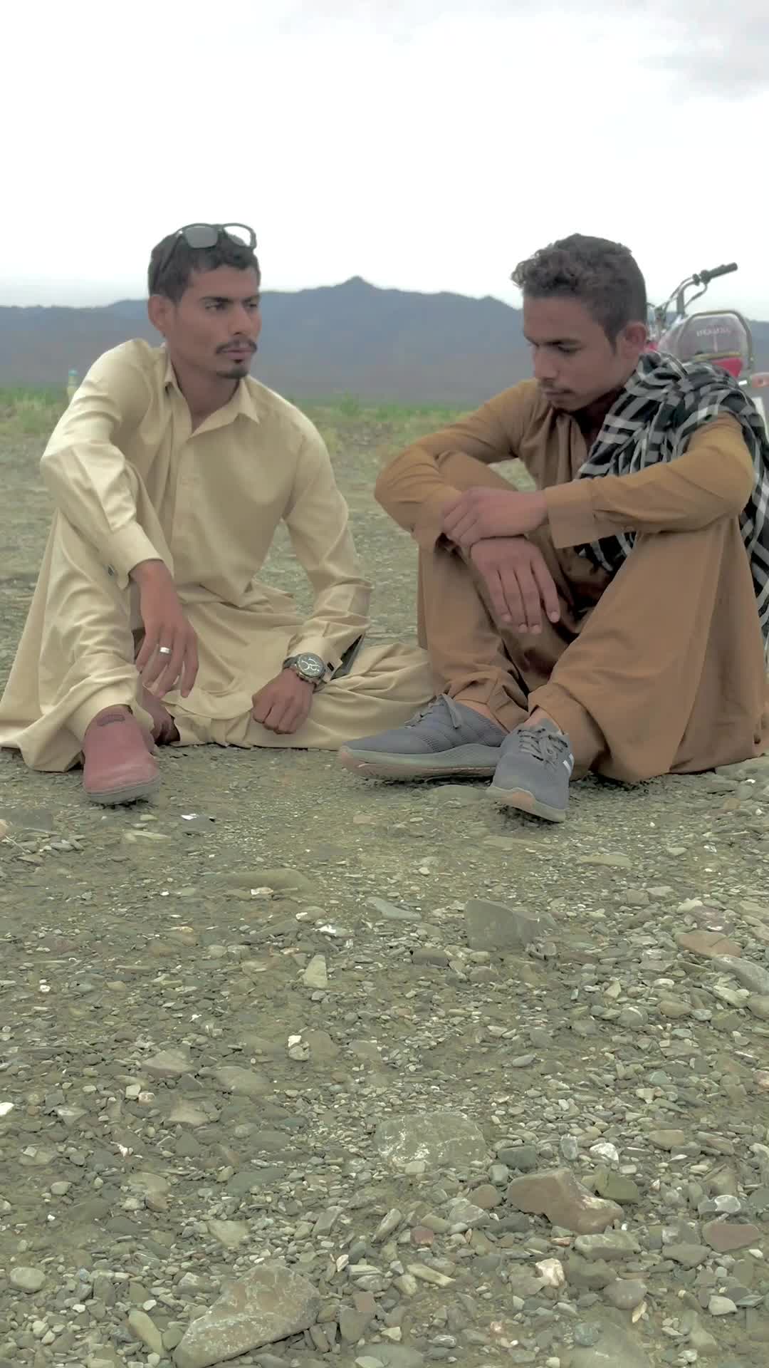 @𝗦𝗝 &hearts;︎_&hearts;︎ شاہو 🔥