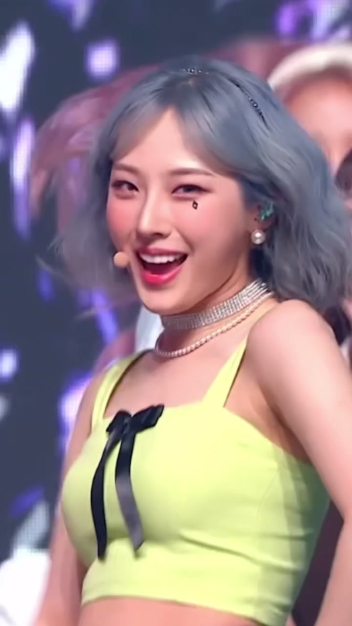 @jeongyeon and haseul vids