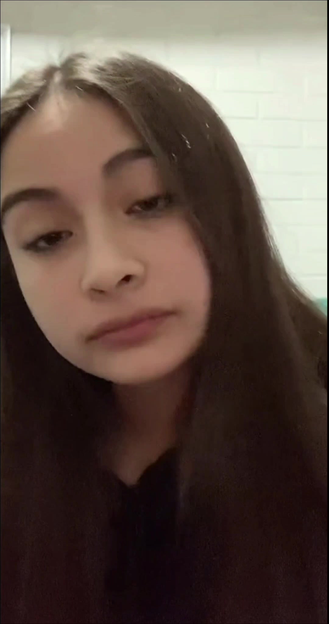 @karlaaaa