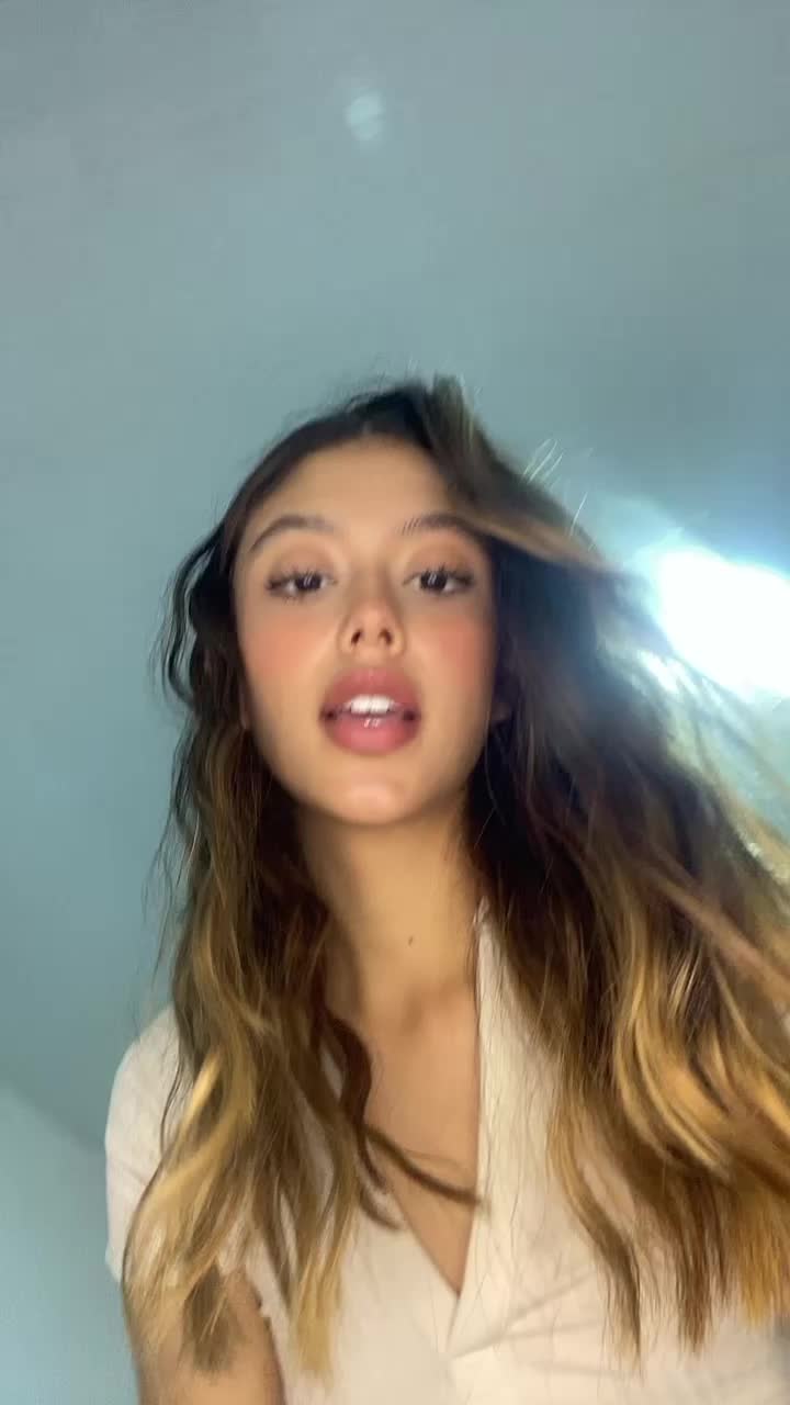 @IG: pamela_flores_x