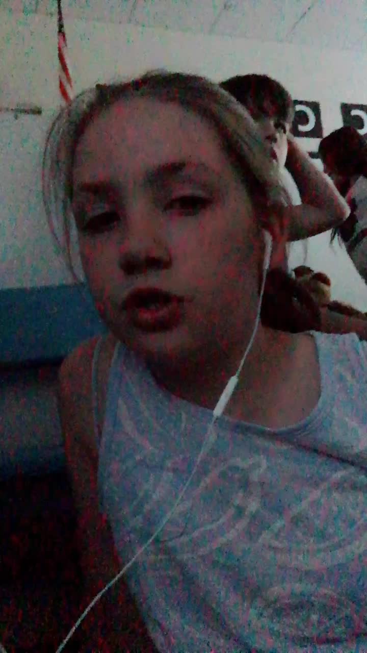 @Chloe Shelton