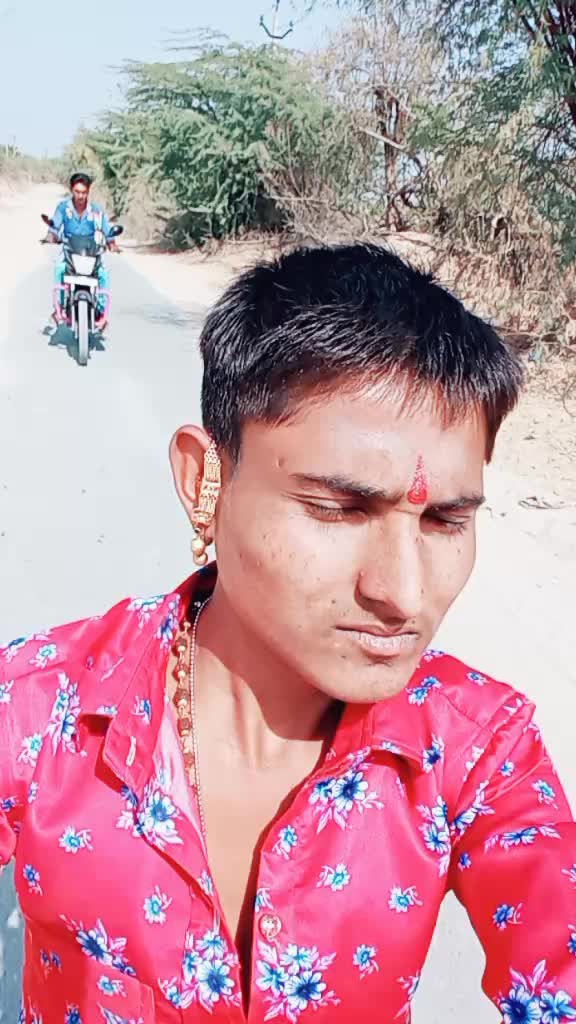 @7046273674