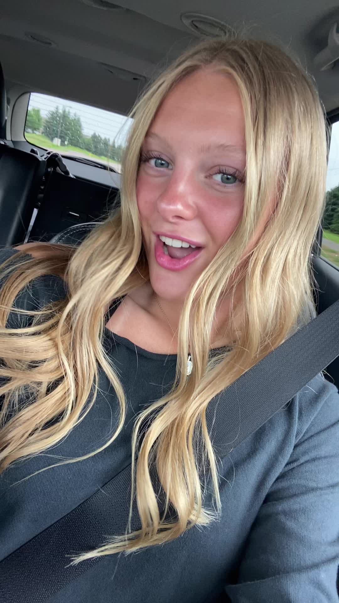 @SCARLETT_spam😝