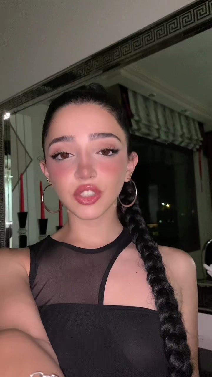 @clarayazbk