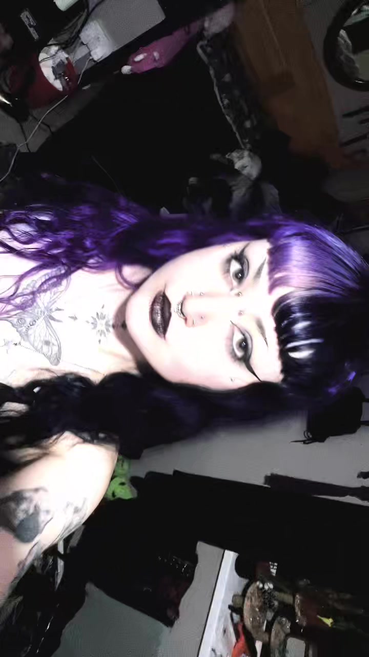 @mothmxnchr
