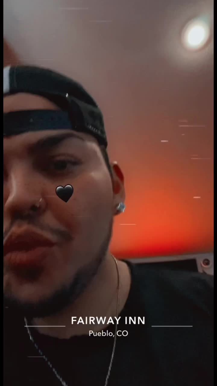 @Derrick Gallegos275