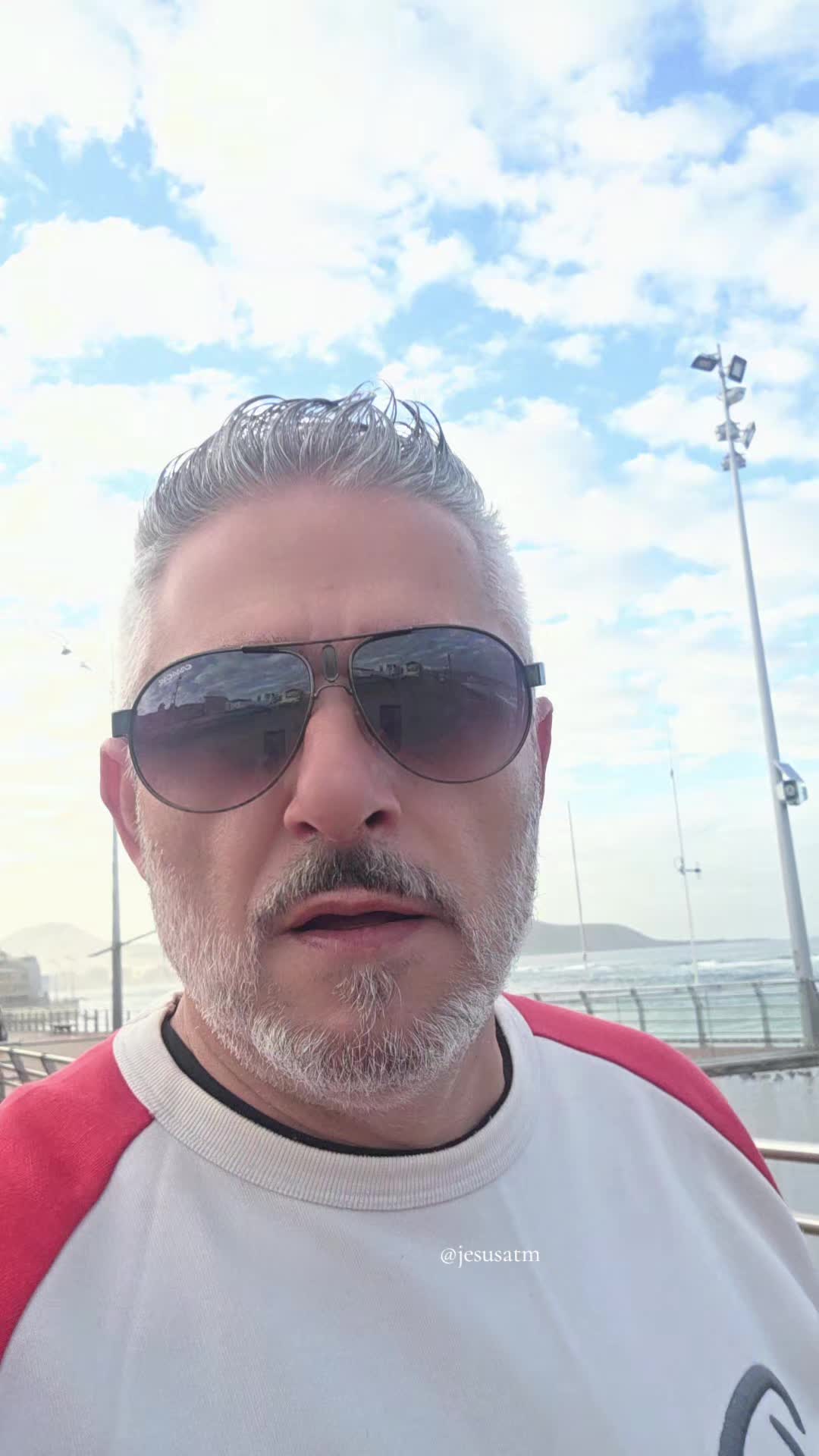 @Jes&uacute;satm🤙🇮🇨🏄&zwj;♂️✌️🏍💨