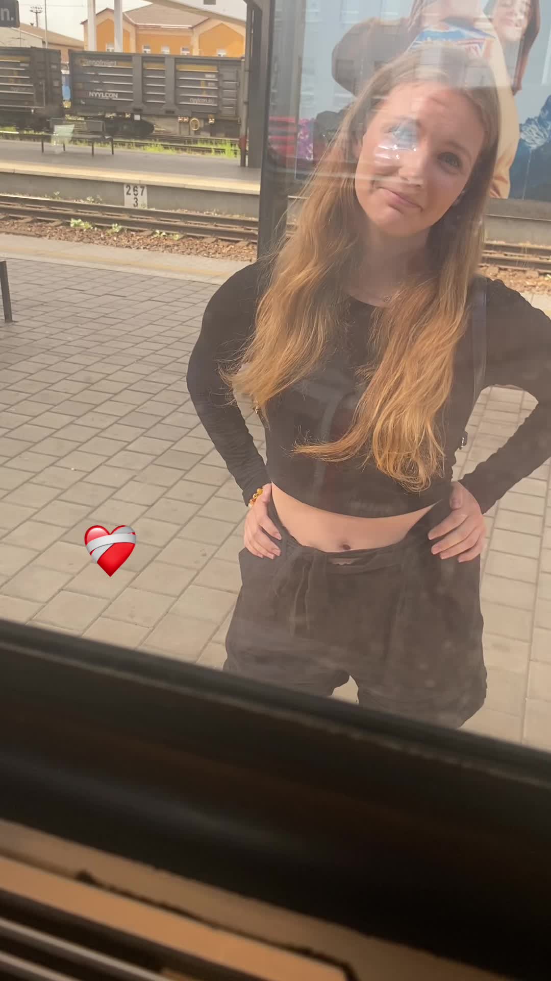 @👸V👸
