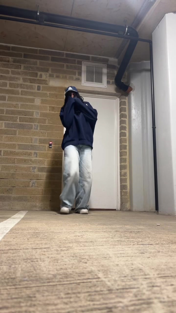 @whosdunnzzz