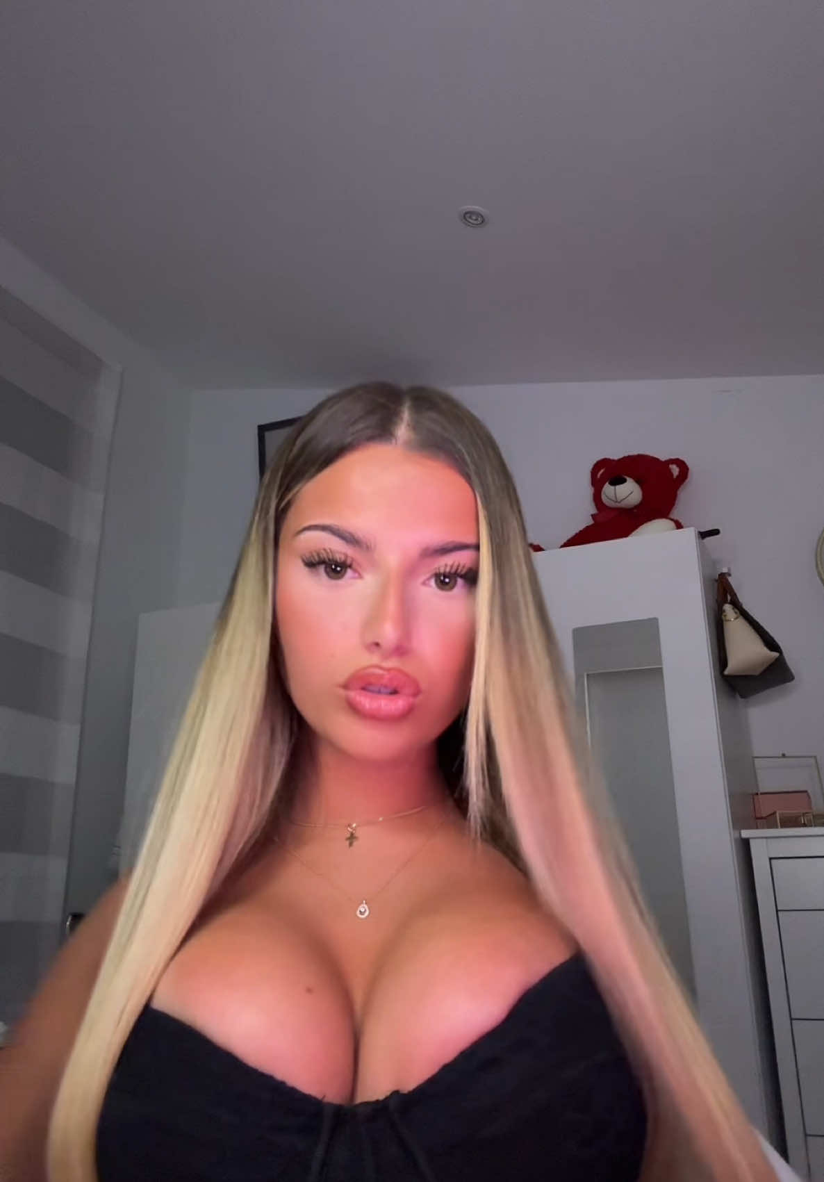 @𝐕🌸
