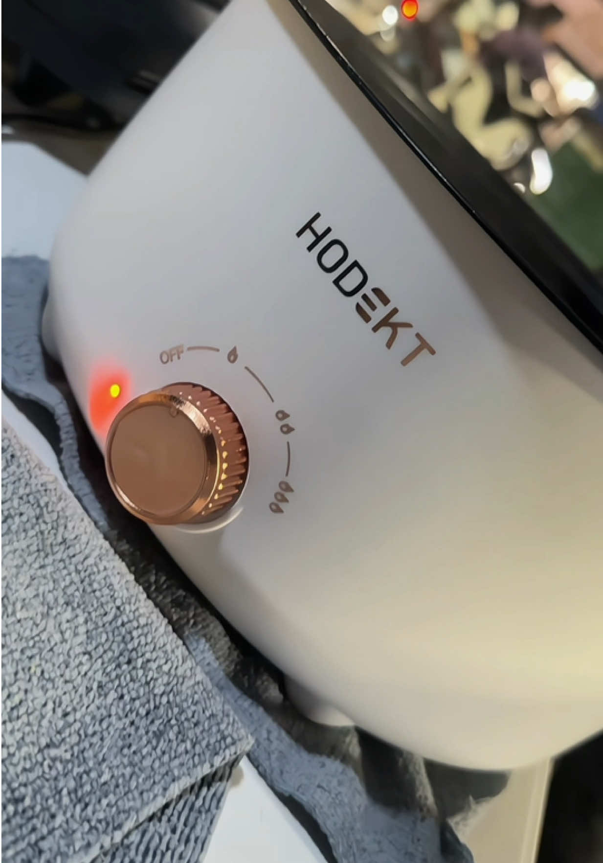 @Hazelpetipit