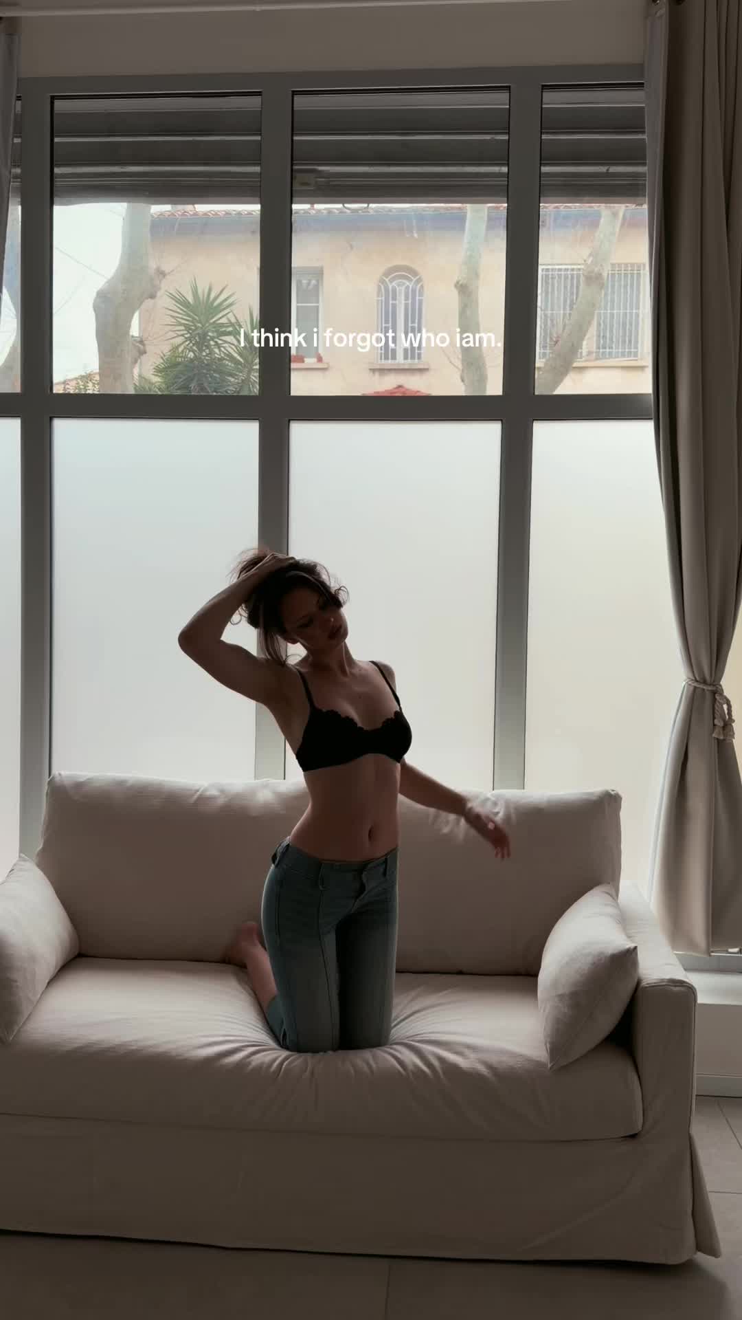 @Bella
