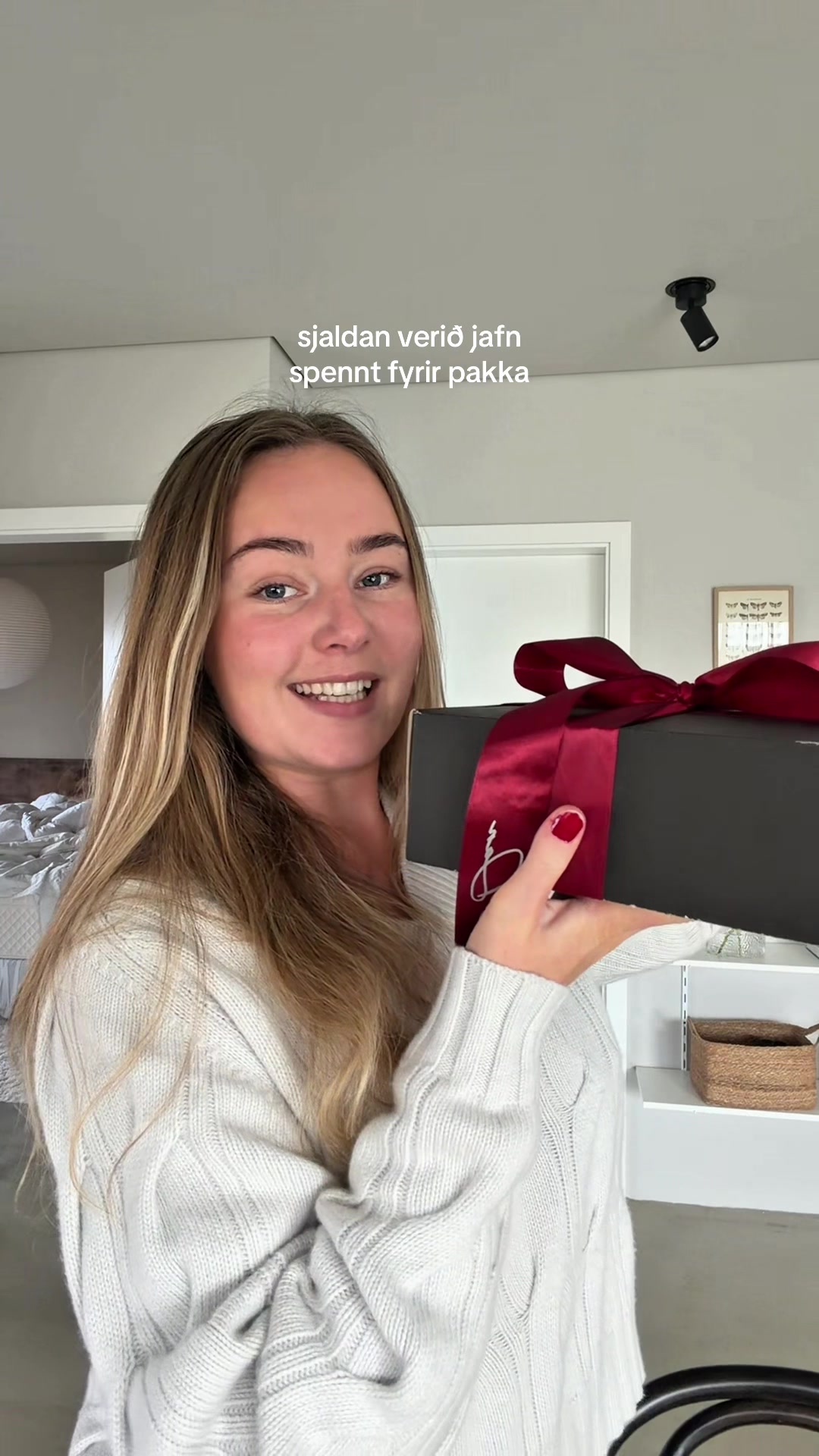 @Sessel&iacute;a Dan R&oacute;bertsd&oacute;ttir