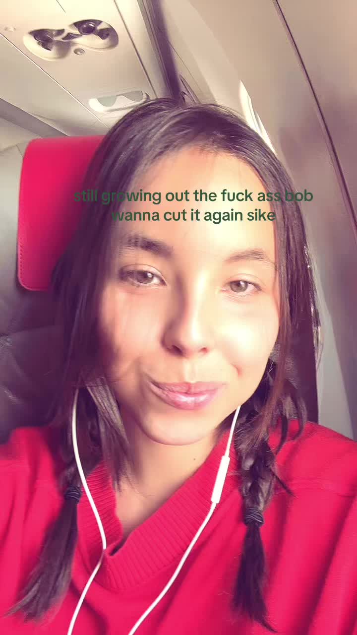@queen B