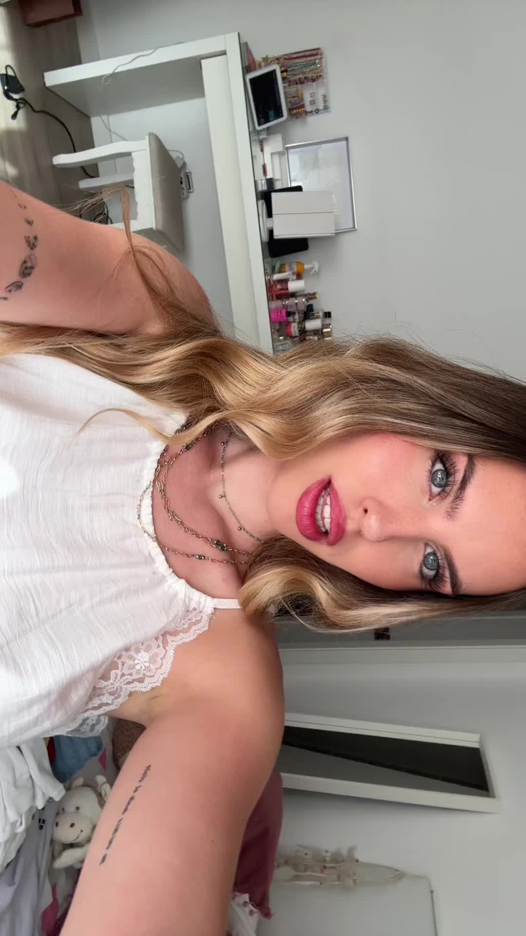 @Julss