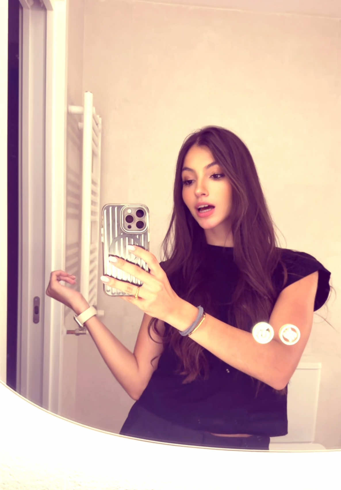 @M O N I