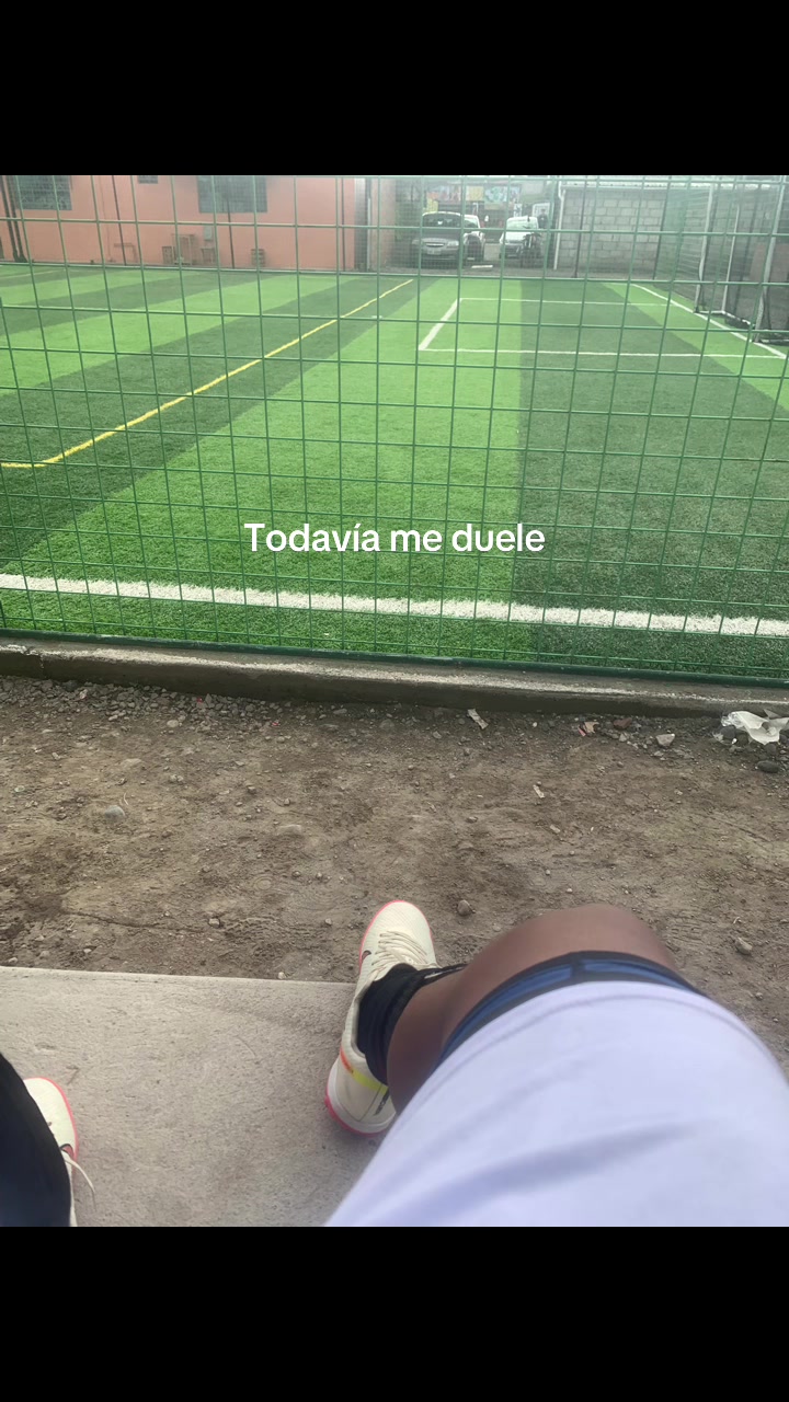 @~D.   🦦