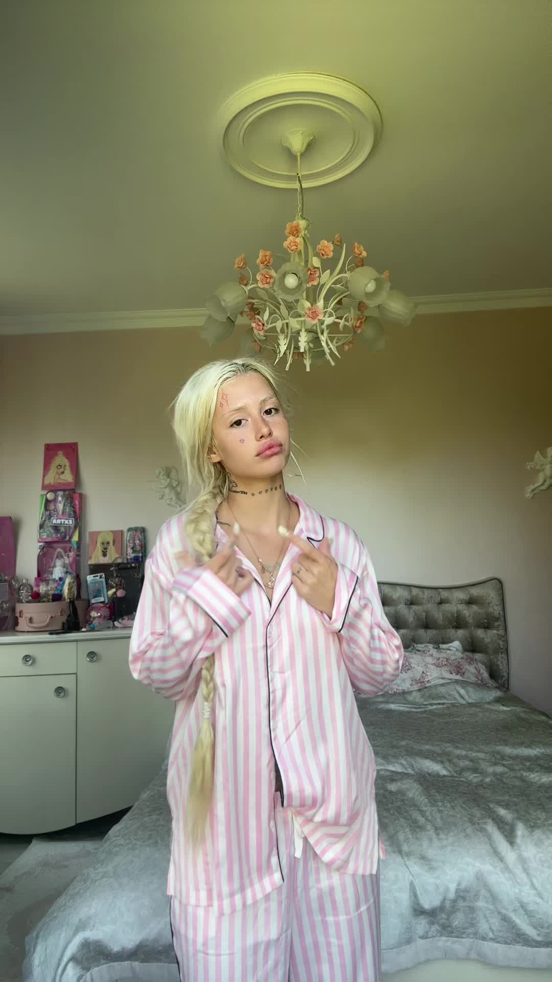 @HOFMANNITA