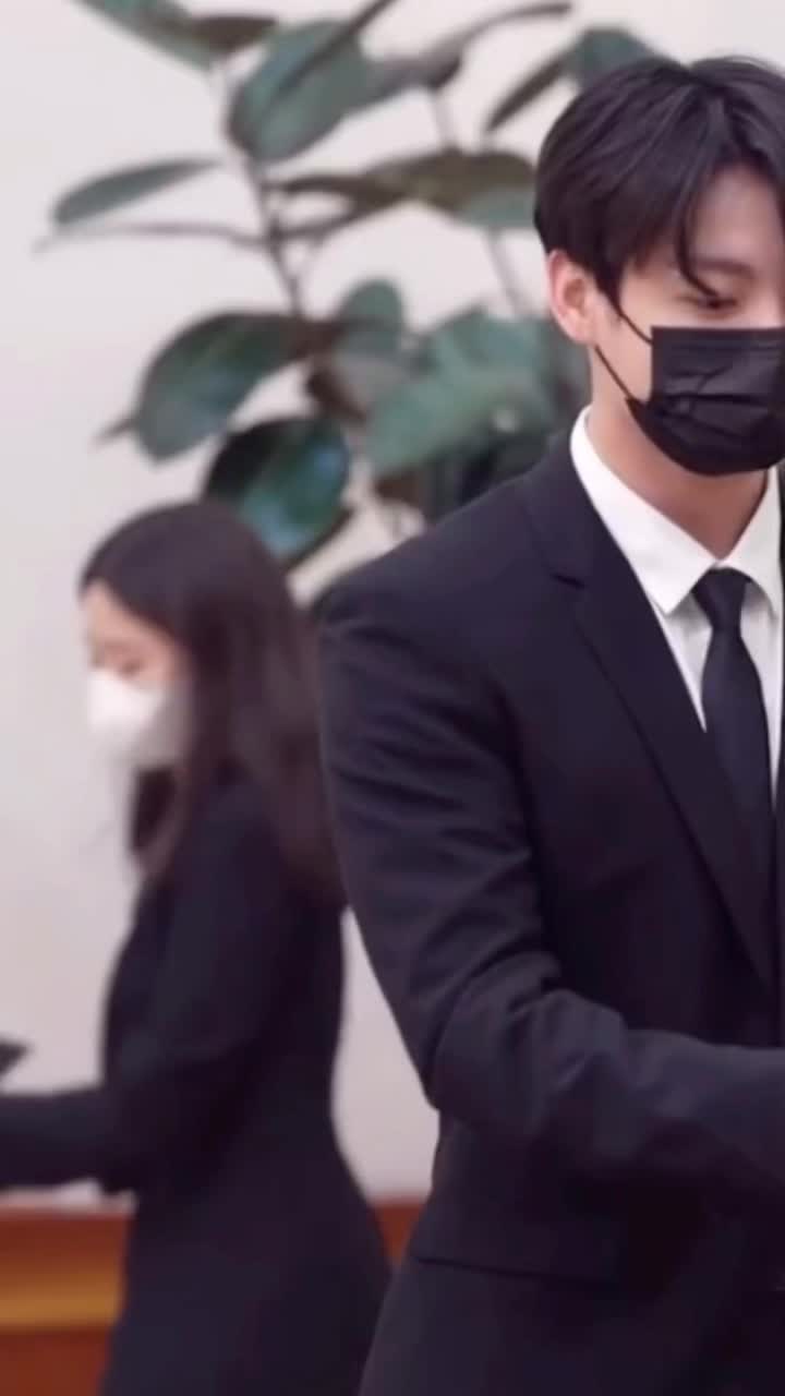 @𝐁𝐓𝐒♕