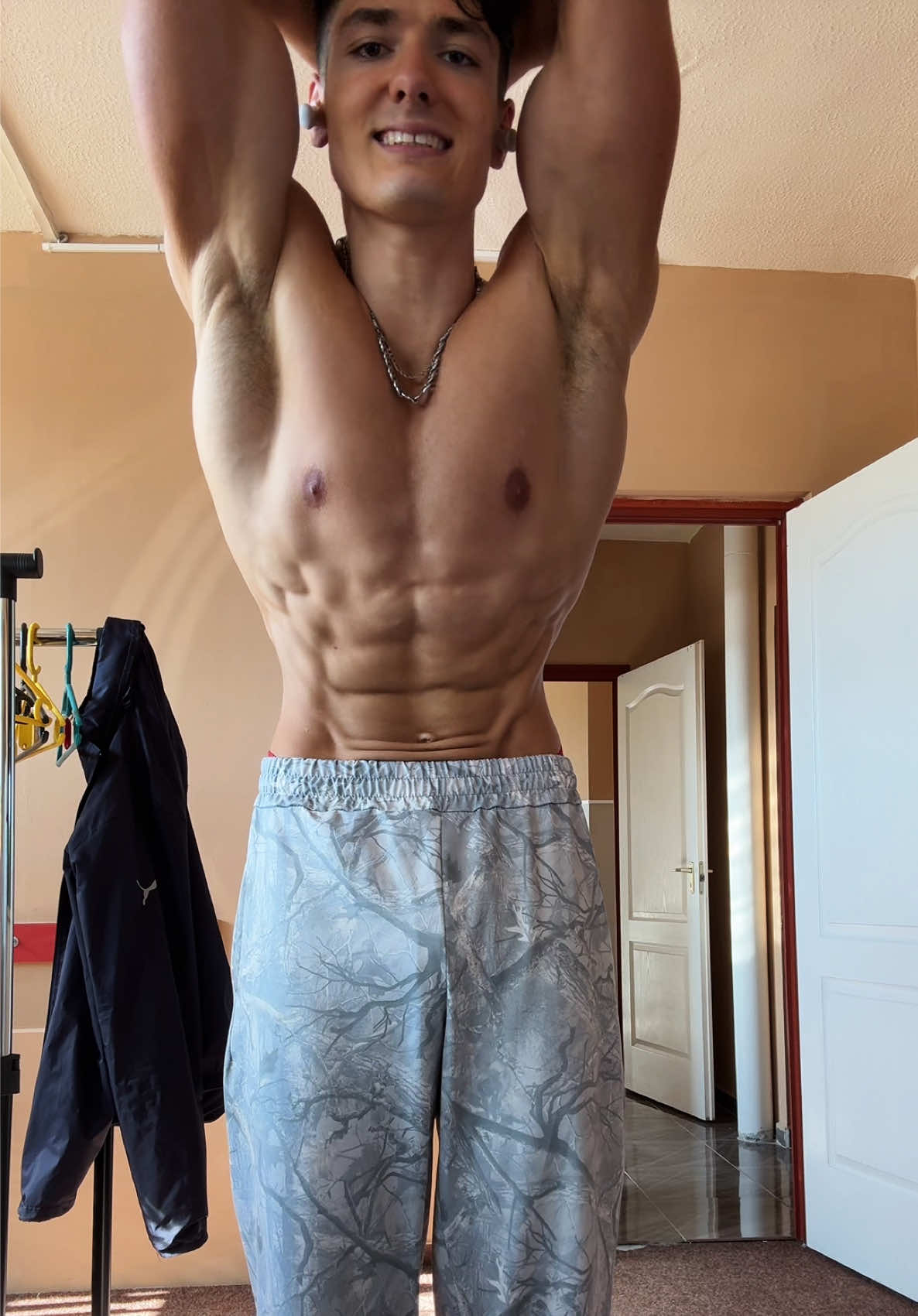 @Levilovesgym