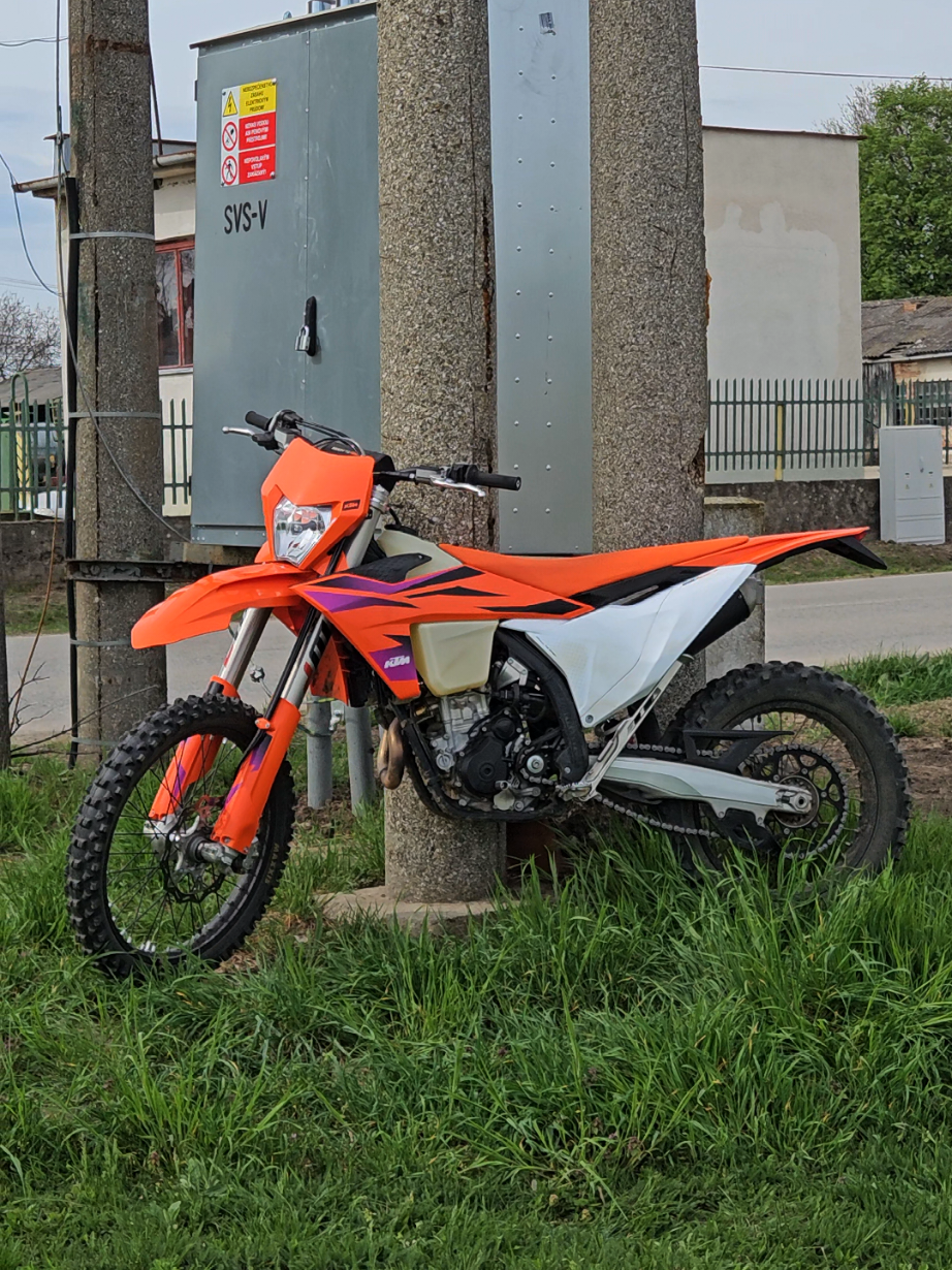 @adam.exc