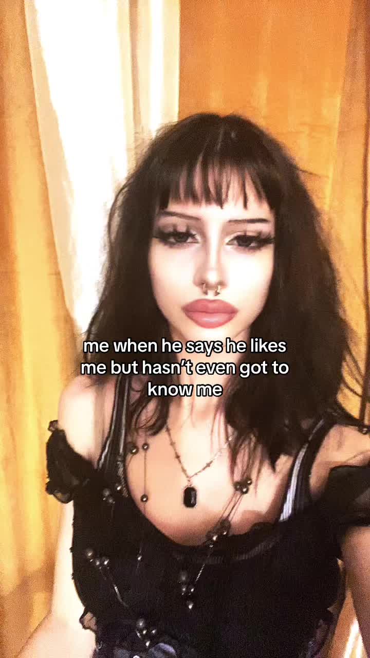 @nora valeria