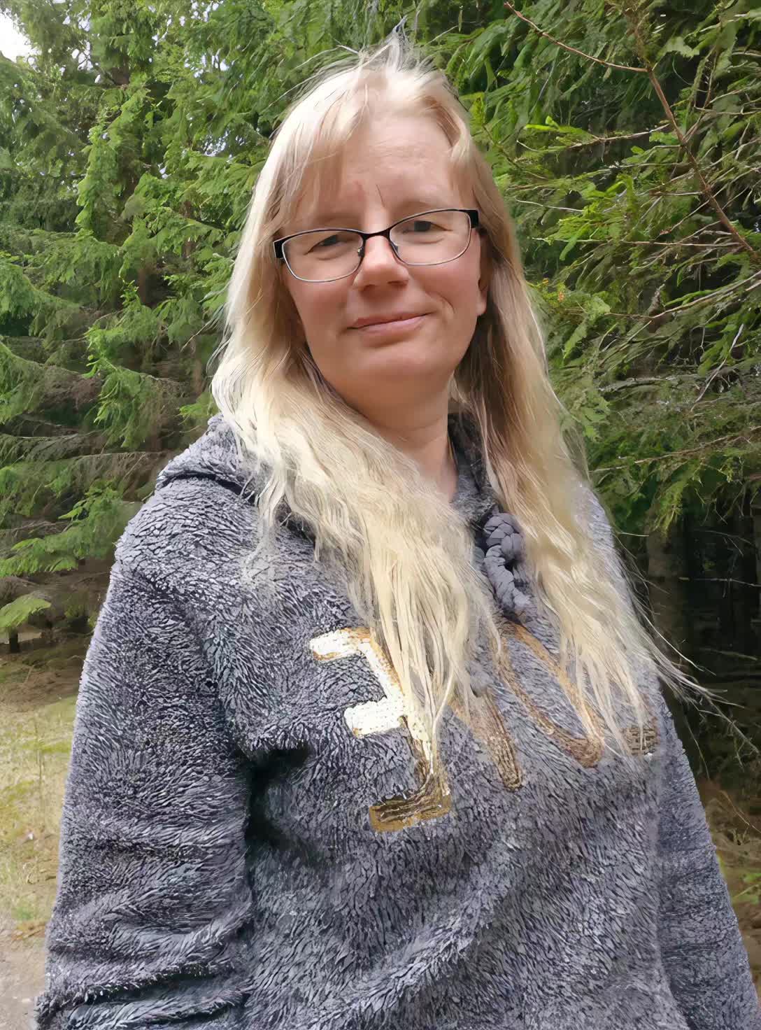@MustaSyd&auml;n