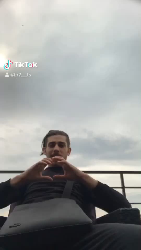 @Lp7__ts