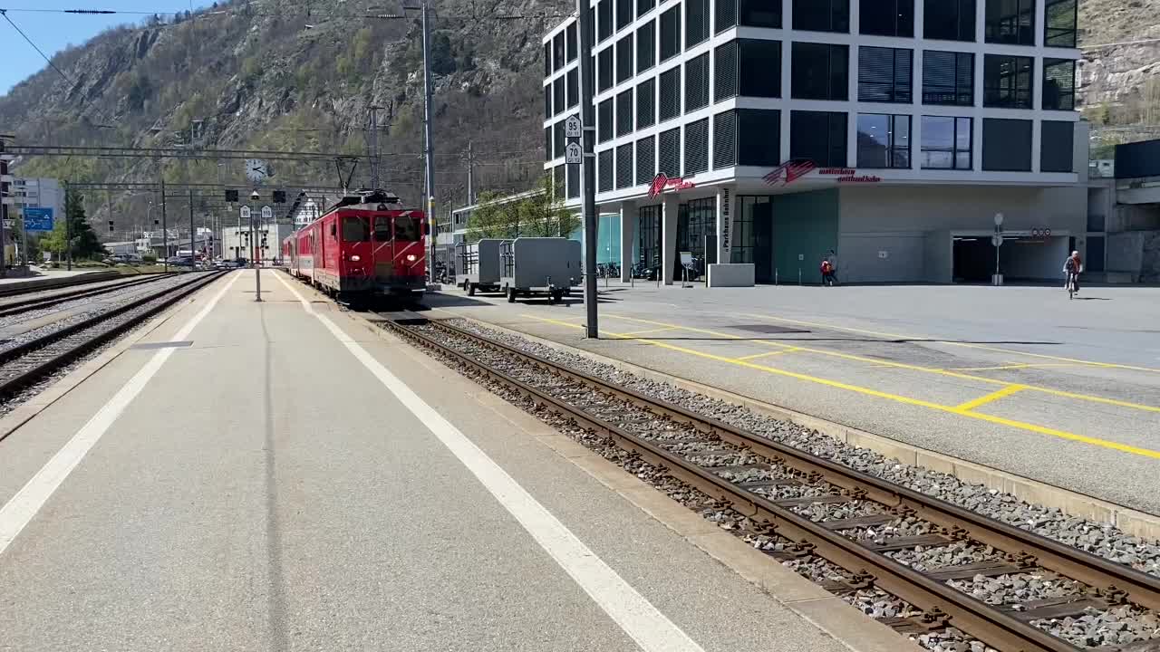 @Trainsuisse_ne Train